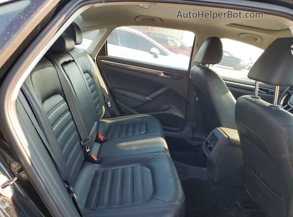 1VWCT7A34GC036592 2016 VOLKSWAGEN PASSAT Black Widok tylnych siedzeń