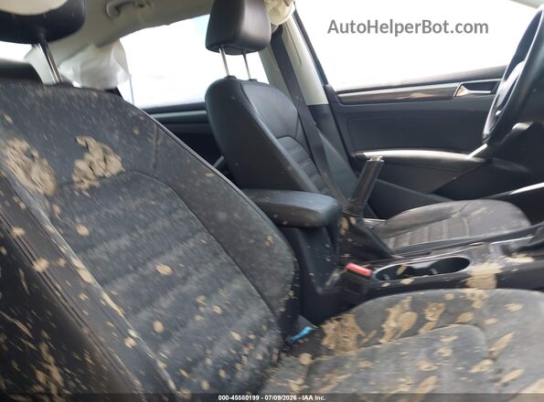 1VWCT7A38HC032899 2017 VOLKSWAGEN PASSAT Gray Вид салону спереду