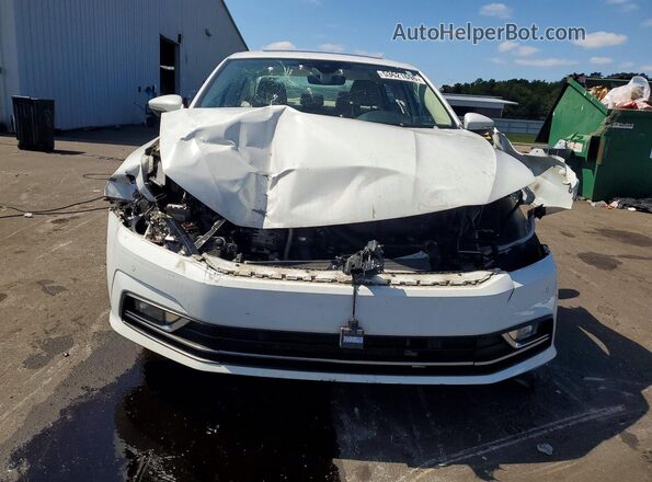 1VWCT7A39HC073364 2017 VOLKSWAGEN PASSAT White Front view