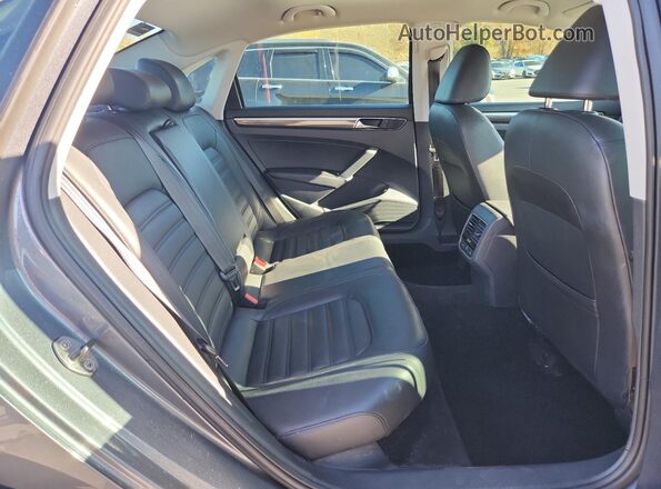 1VWCT7A3XHC053138 2017 VOLKSWAGEN PASSAT Серый Вид задних сидений