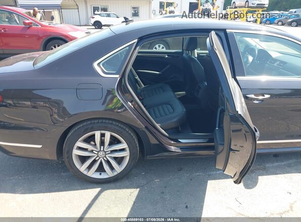 1VWCT7A3XHC057884 2017 VOLKSWAGEN PASSAT Black Vista de la etiqueta del VIN