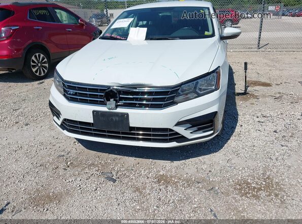 1VWDT7A30HC049054 2017 VOLKSWAGEN PASSAT White წინა ხედი