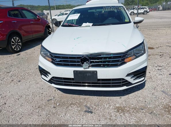 1VWDT7A30HC049054 2017 VOLKSWAGEN PASSAT White ხელსაწყოთა პანელის ხედი