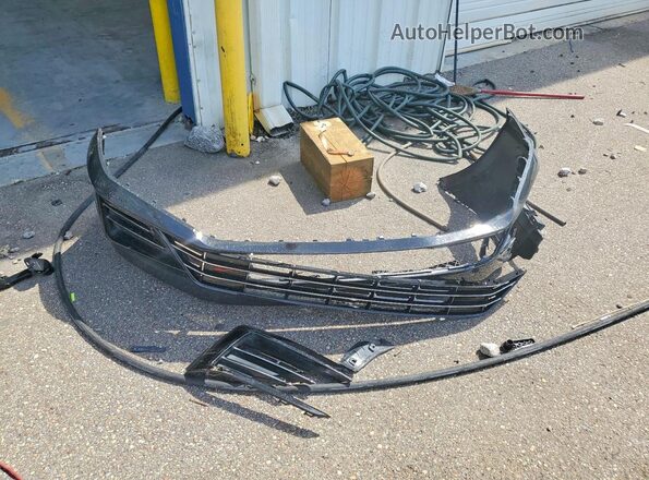1VWDT7A30HC050270 2017 VOLKSWAGEN PASSAT Gray Widok komory silnika