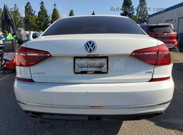 1VWDT7A30HC053556 2017 VOLKSWAGEN PASSAT White უკანა ხედი