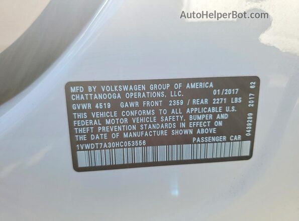 1VWDT7A30HC053556 2017 VOLKSWAGEN PASSAT White ძრავის განყოფილების ხედი