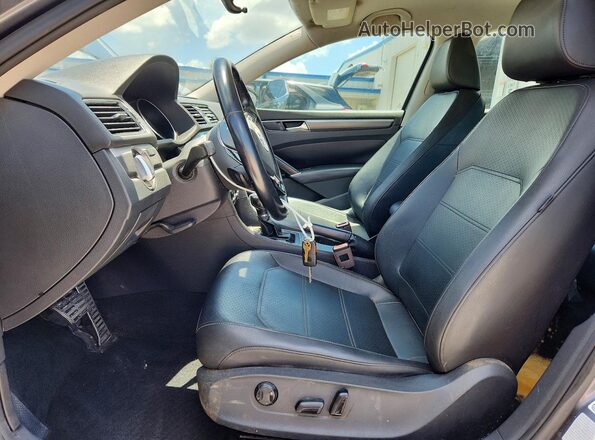 1VWDT7A30HC084743 2017 VOLKSWAGEN PASSAT Gray წინა სალონის ხედი