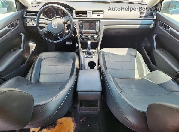 1VWDT7A30HC084743 2017 VOLKSWAGEN PASSAT Gray წინა პანელის ხედი