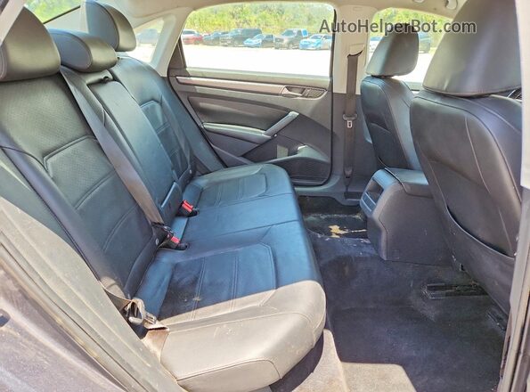 1VWDT7A30HC084743 2017 VOLKSWAGEN PASSAT Gray უკანა სავარძლების ხედი
