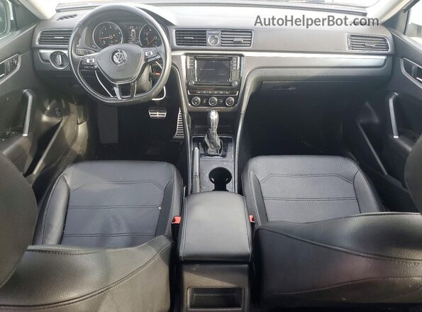 1VWDT7A31HC024647 2017 VOLKSWAGEN PASSAT White Dashboard view