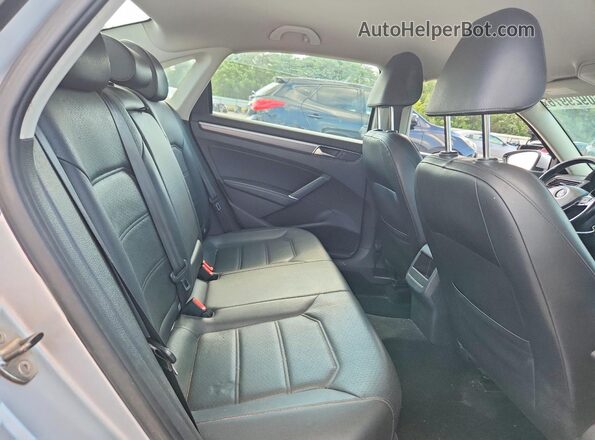 1VWDT7A31HC051928 2017 VOLKSWAGEN PASSAT Silver უკანა სავარძლების ხედი