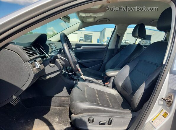1VWDT7A31HC051928 2017 VOLKSWAGEN PASSAT Silver წინა სალონის ხედი