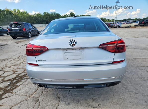 1VWDT7A31HC051928 2017 VOLKSWAGEN PASSAT Silver უკანა ხედი