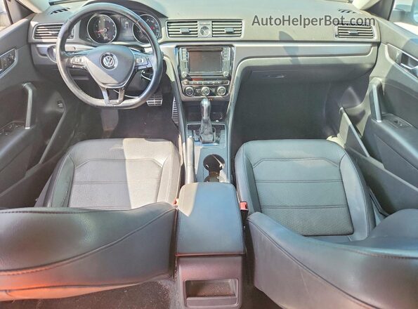 1VWDT7A31HC051928 2017 VOLKSWAGEN PASSAT Silver წინა პანელის ხედი
