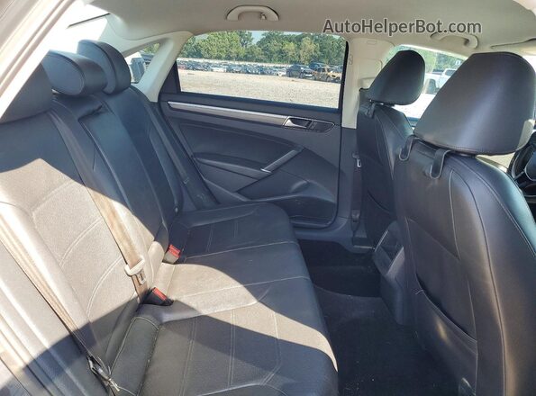 1VWDT7A32HC013169 2017 VOLKSWAGEN PASSAT Charcoal Widok tylnych siedzeń