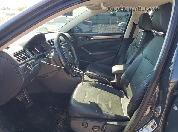 1VWDT7A32HC013169 2017 VOLKSWAGEN PASSAT Charcoal Widok wnętrza z przodu