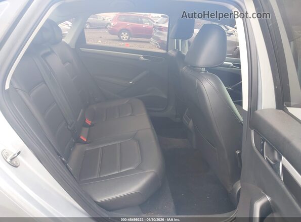 1VWDT7A33HC084638 2017 VOLKSWAGEN PASSAT Silver Вид наклейки з VIN-кодом