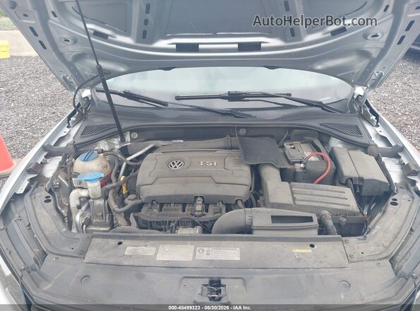 1VWDT7A33HC084638 2017 VOLKSWAGEN PASSAT Silver Вид ззаду