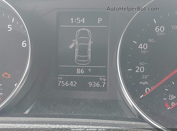 1VWDT7A33HC084638 2017 VOLKSWAGEN PASSAT Silver 