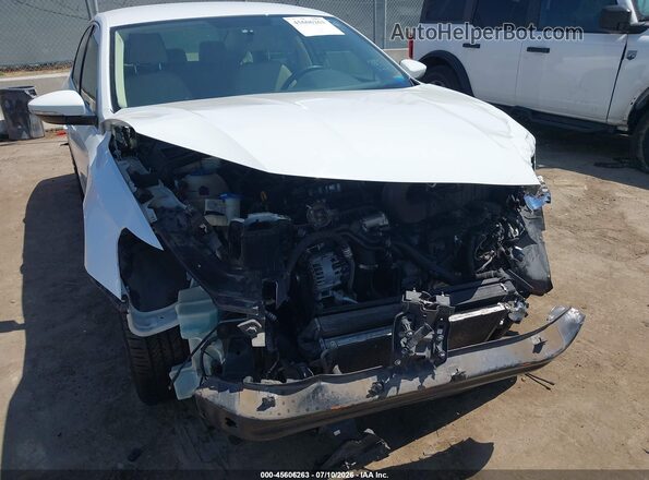 1VWDT7A34HC032970 2017 VOLKSWAGEN PASSAT White Դիմացի տեսք