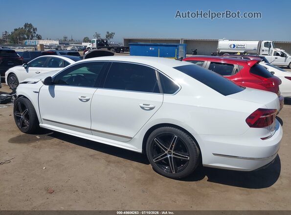 1VWDT7A34HC032970 2017 VOLKSWAGEN PASSAT White 