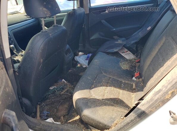 1VWDT7A36HC004863 2017 VOLKSWAGEN PASSAT White Rear seats view
