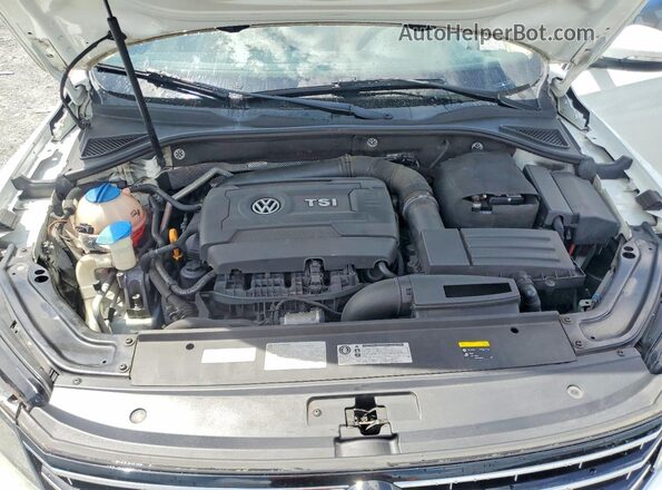 1VWDT7A36HC018925 2017 VOLKSWAGEN PASSAT White Rear interior view