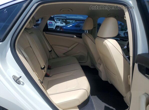 1VWDT7A36HC018925 2017 VOLKSWAGEN PASSAT White Rear seats view