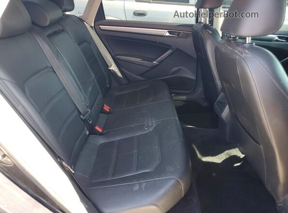 1VWDT7A36HC051651 2017 VOLKSWAGEN PASSAT Black უკანა სავარძლების ხედი