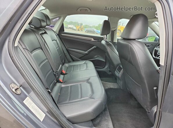 1VWDT7A36HC056901 2017 VOLKSWAGEN PASSAT Серый Вид задних сидений