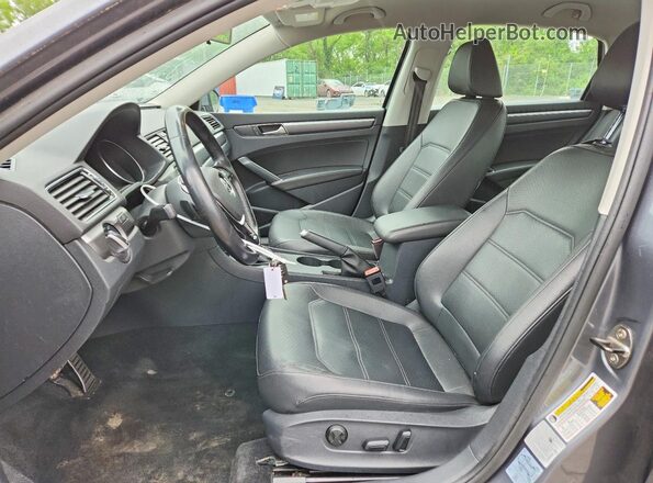 1VWDT7A36HC056901 2017 VOLKSWAGEN PASSAT Серый Вид салона спереди