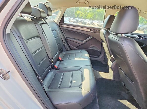 1VWDT7A36HC076856 2017 VOLKSWAGEN PASSAT White Rear seats view