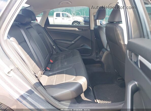 1VWDT7A37HC083184 2017 VOLKSWAGEN PASSAT Gray Vista de la etiqueta del VIN