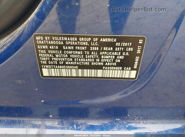 1VWDT7A38HC058245 2017 VOLKSWAGEN PASSAT Blue Vista del compartimento del motor