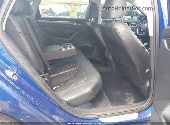 1VWDT7A38HC058245 2017 VOLKSWAGEN PASSAT Blue Vista de la etiqueta del VIN