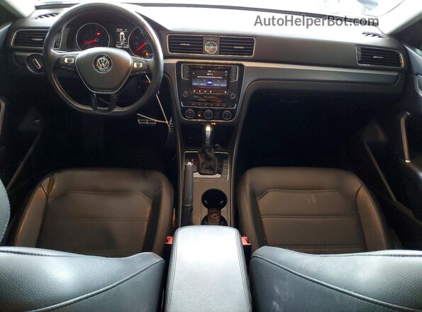 1VWDT7A39HC065138 2017 VOLKSWAGEN PASSAT Black Vista del salpicadero