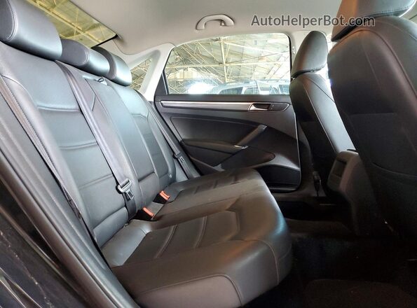 1VWDT7A39HC065138 2017 VOLKSWAGEN PASSAT Black Vista de los asientos traseros