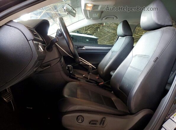 1VWDT7A39HC065138 2017 VOLKSWAGEN PASSAT Black Vista interior delantera