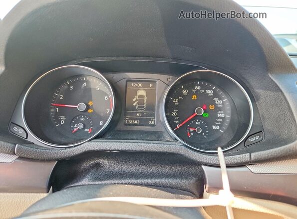 1VWDT7A3XHC003523 2017 VOLKSWAGEN PASSAT White Սարքավորումների վահանակի տեսք