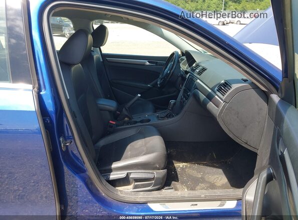 1VWDT7A3XHC056528 2017 VOLKSWAGEN PASSAT Blue Vista interior delantera