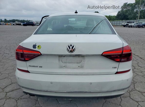 1VWGT7A34HC054674 2017 VOLKSWAGEN PASSAT Белый Вид сзади