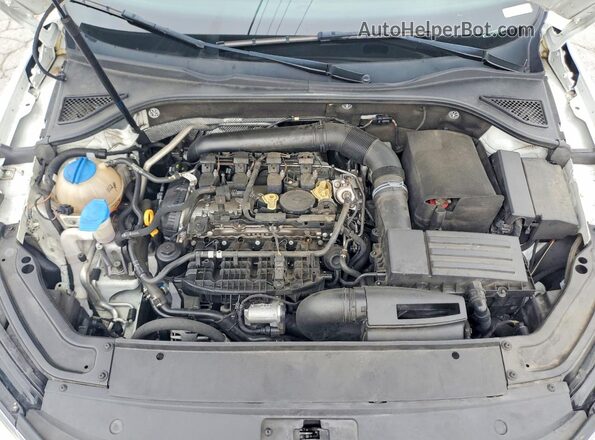 1VWGT7A34HC054674 2017 VOLKSWAGEN PASSAT Белый Вид задней части салона