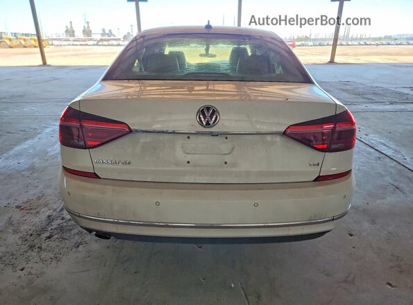 1VWGT7A38HC077486 2017 VOLKSWAGEN PASSAT White უკანა ხედი