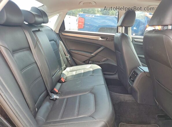 1VWHM7A38HC061774 2017 VOLKSWAGEN PASSAT Black Rear seats view
