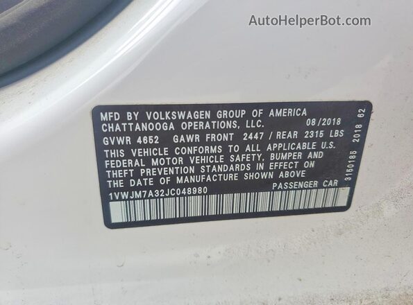 1VWJM7A32JC048980 2018 VOLKSWAGEN PASSAT White Вид підкапотного простору