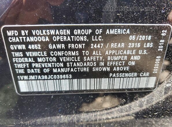 1VWJM7A38JC039653 2018 VOLKSWAGEN PASSAT Black Widok komory silnika