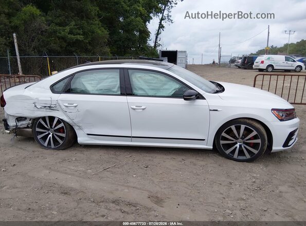 1VWJM7A38JC047977 2018 VOLKSWAGEN PASSAT Белый Вид задней части салона