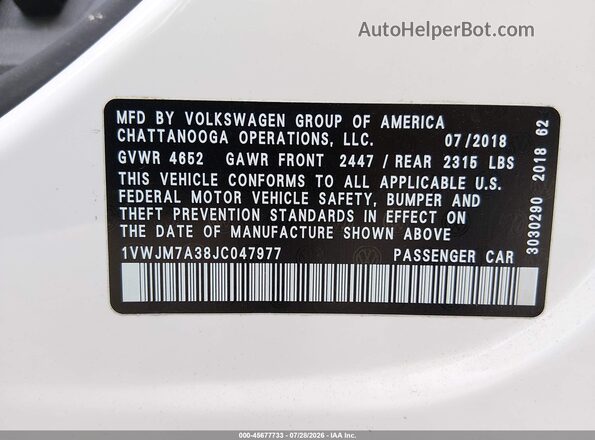 1VWJM7A38JC047977 2018 VOLKSWAGEN PASSAT Белый Вид подкапотного пространства