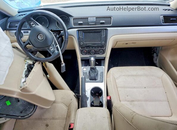 1VWLA7A35KC014485 2019 VOLKSWAGEN PASSAT White Вид панелі приладів