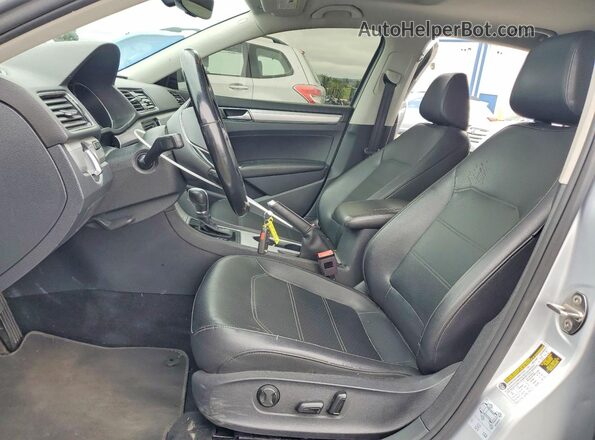 1VWLA7A3XKC008567 2019 VOLKSWAGEN PASSAT Silver წინა სალონის ხედი